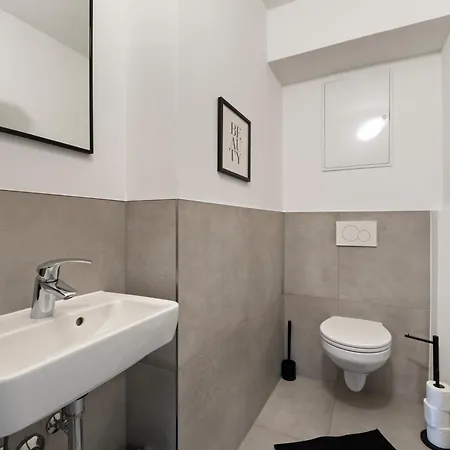 *Top* Moderne Wohnung - Naehe Koeln: Dom, Messe, Flughafen, Lanxess-Arena Бергиш-Гладбах Экстерьер фото