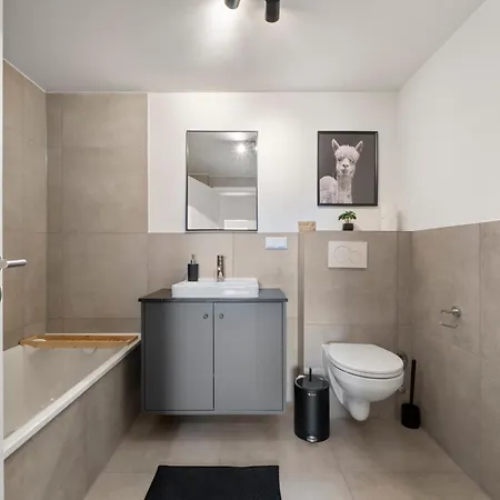 *Top* Moderne Wohnung - Naehe Koeln: Dom, Messe, Flughafen, Lanxess-Arena Бергиш-Гладбах Экстерьер фото